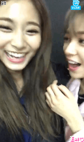 점심 기습 브이라이브 쯔위예요+먹방 정연,사나,모모,나연 출연.gif | 인스티즈