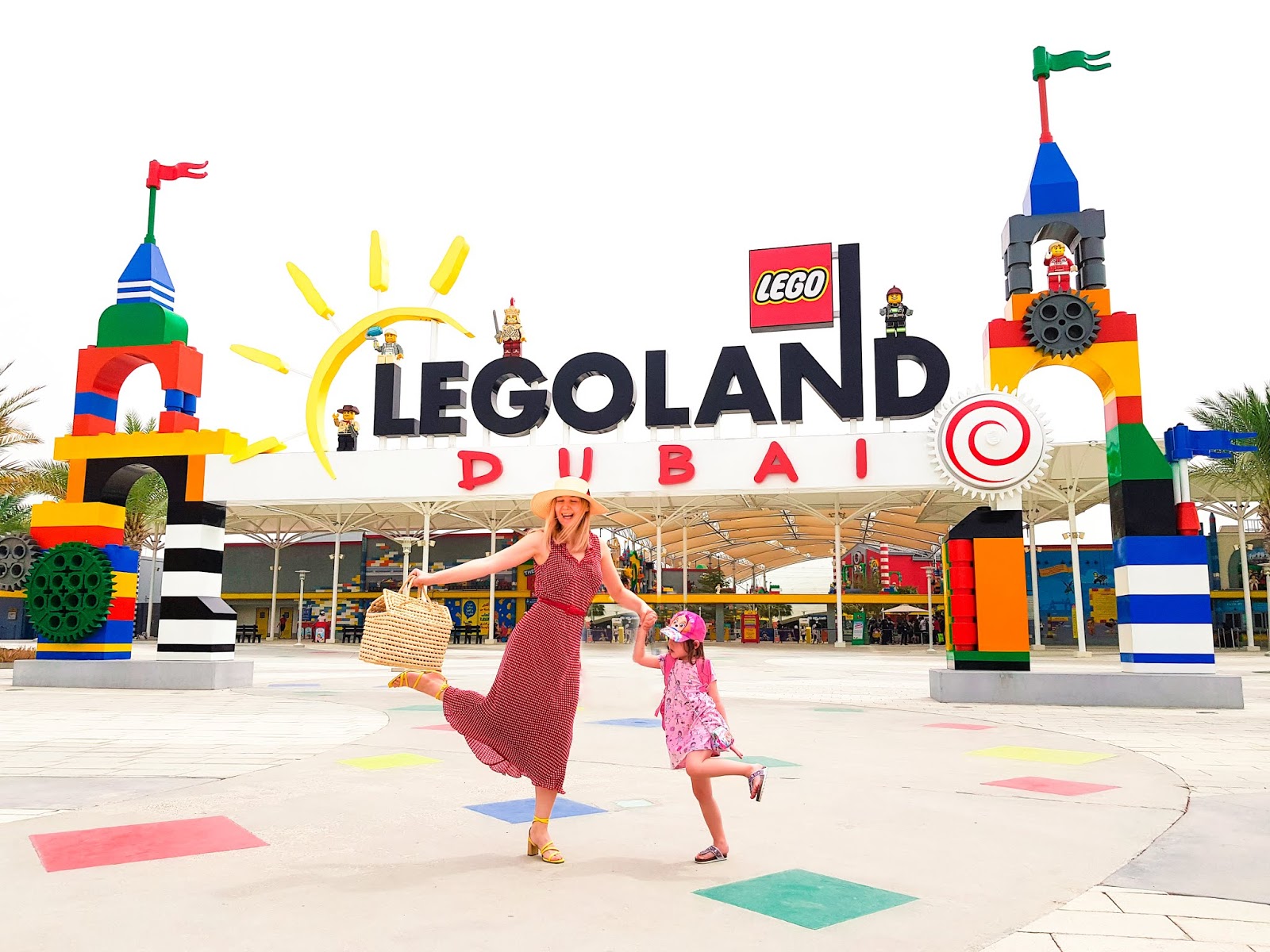 Dubai parks and resorts; #visitdubai #legoland #motiongate #dubaiparks #adventuretime #dubaj #smerfy #legodubaj #lego #legolanddubaj