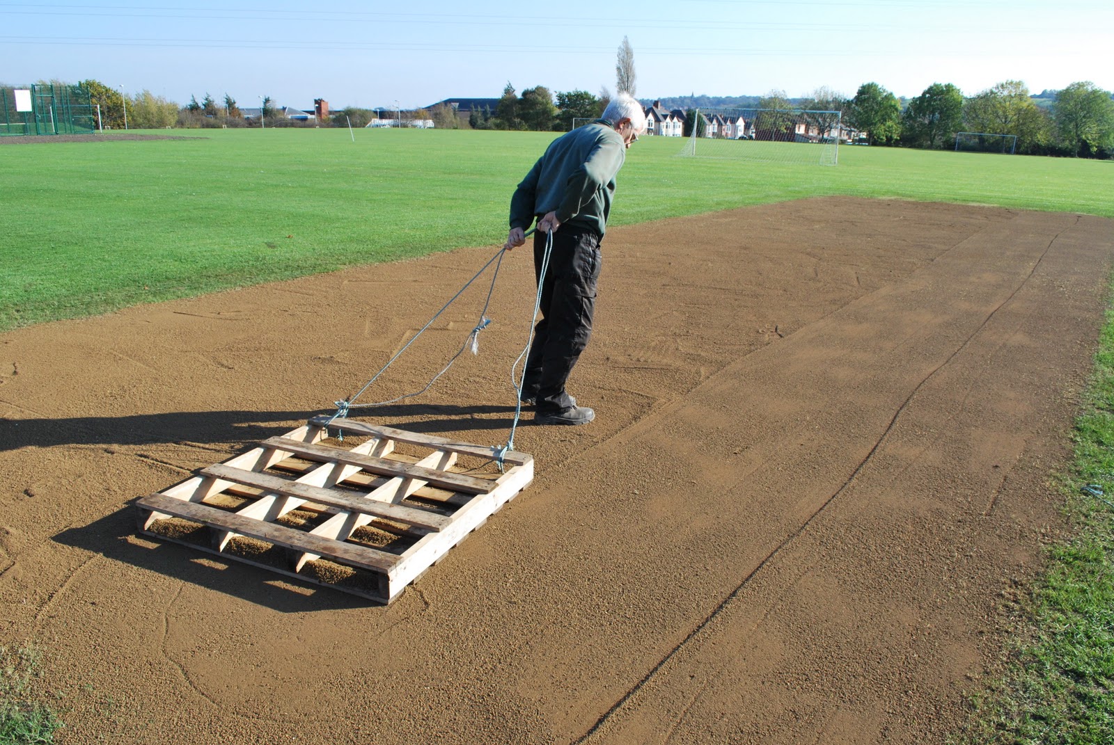 How To Make A Lawn Lute - Top Dressing Soil Lawn Levelling Lute Rake
