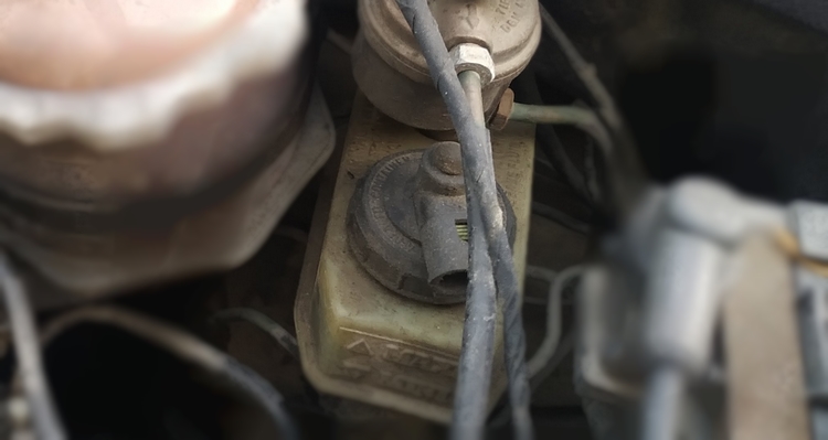 fren hidrolik sizintisi belirtileri