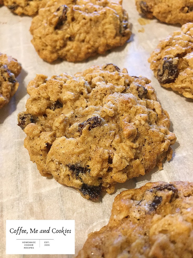 Chewy Oatmeal Raisin Cookies