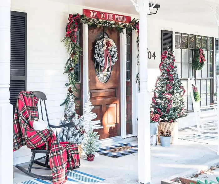 Christmas Porch Decorated With Red Tartan Plaid - DIY Beautify - Creating  Beauty at Home