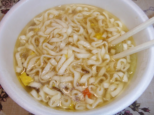 【サンヨー食品】サッポロ一番 くらこん塩こんぶ使用 鶏だし塩鍋風うどん