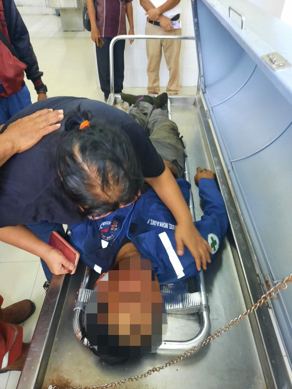 Patrick Nathanael Sitompul Karyawan Cleanning Kapal Lady Vik Tewas Akibat Terjatuh Dari Dek Kapal Patrick Nathanael Sitompul Karyawan Cleanning Kapal Lady Vik Tewas Akibat Terjatuh Dari Dek Kapal