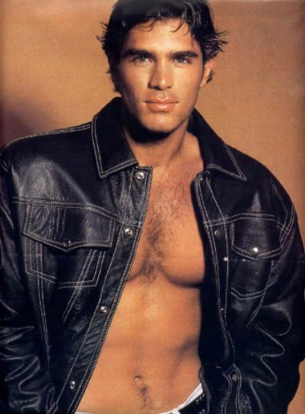 EDUARDO%2520VERASTEGUI%2520TORSO2.jpg