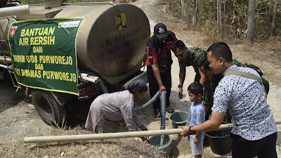 Peduli Bencana Kekeringan, Kodim/0708 Purworejo Berikan Bantuan Air Bersih di Desa Brengkol
