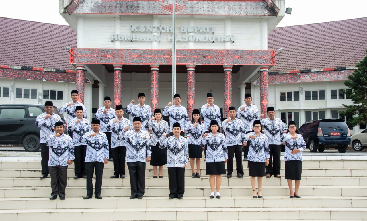 Pengurus PGRI (Persatuan Guru Republik Indonesia) Kabupaten Humbang Hasundutan Periode 2021-2026 Pengurus PGRI (Persatuan Guru Republik Indonesia) Kabupaten Humbang Hasundutan Periode 2021-2026