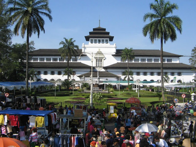 Mau Belanja yang Paling Lengkap? Ya Dipasar Gasibu, Segalanya ada Dipasar Gasibu Bandung! Mau Belanja yang Paling Lengkap? Ya Dipasar Gasibu, Segalanya ada Dipasar Gasibu Bandung!