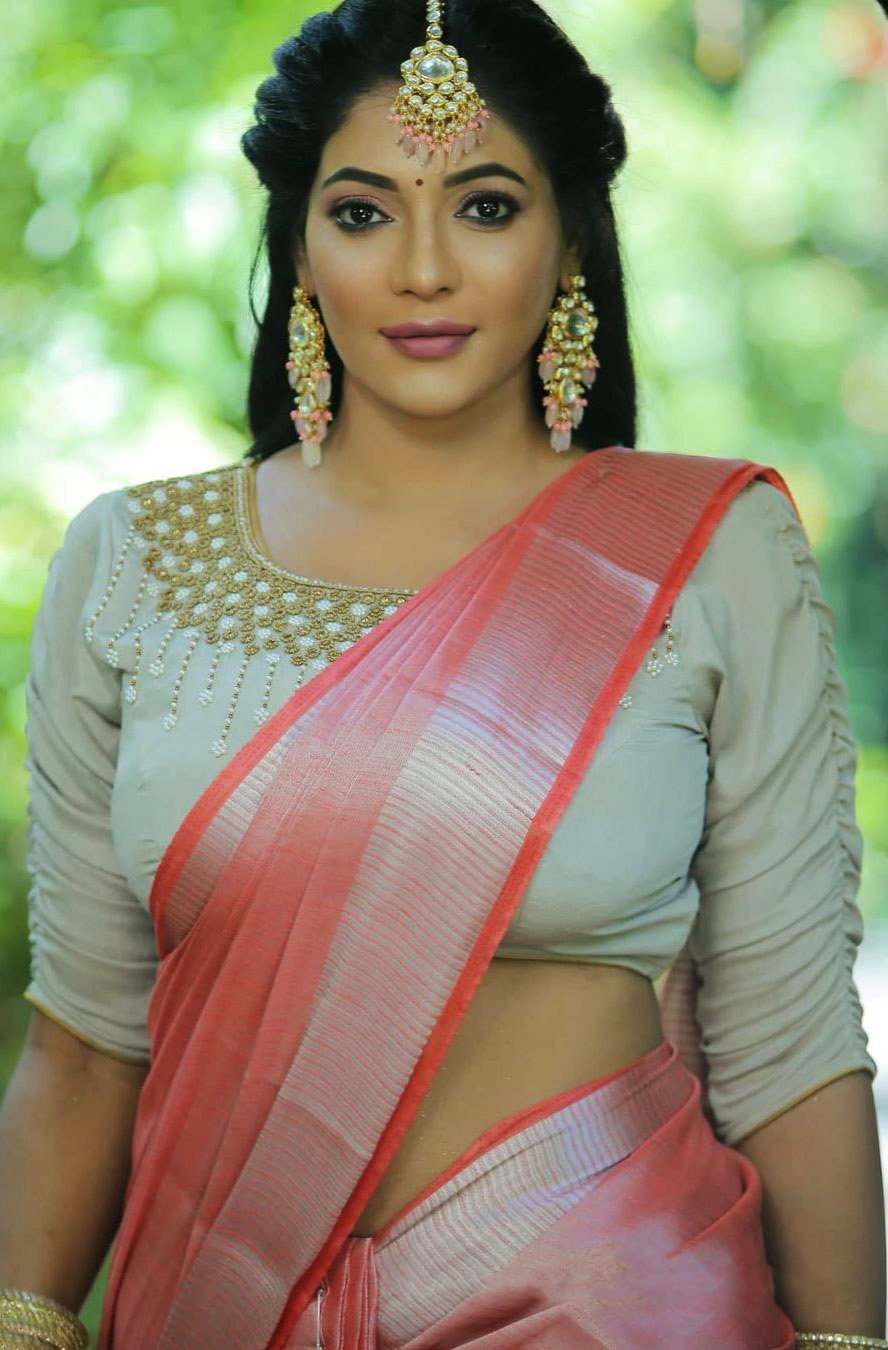 Reshma Pasupuleti Hot Pics In Silk Saree Reshma-Pasupuleti-hot-saree-1