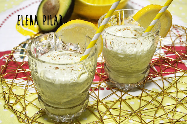 Smoothie de aguacate y leche condensada