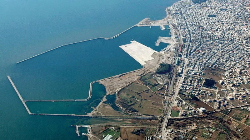 Ξέσπασε «πόλεμος» για το Λιμάνι Αλεξανδρούπολης και τα Ναυπηγεία Σκαραμαγκά