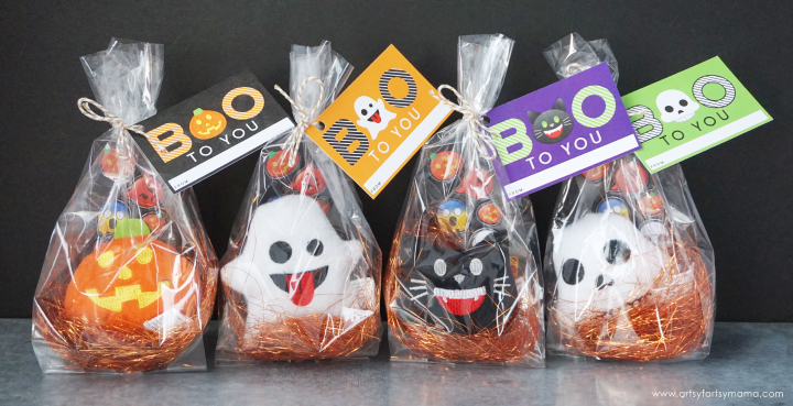 Perfect for party favors and trick-or-treaters, these Halloween Emoji Gift Bags with Free Printable Tags are fun for kids without the added sugar!
