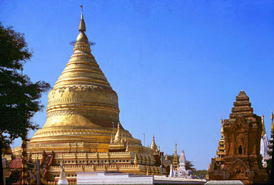 Mingalazedi Pagoda in gold
