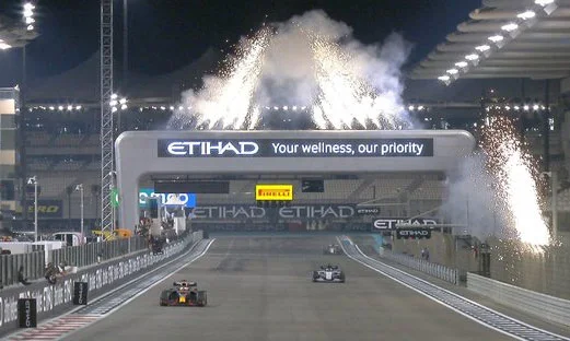 Max Verstappen vince il gran premio di Abu Dhabi 2020