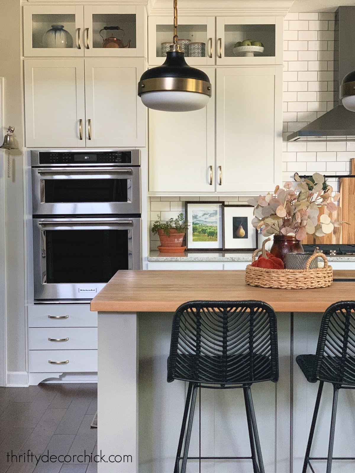 simple fall decor in kitchen