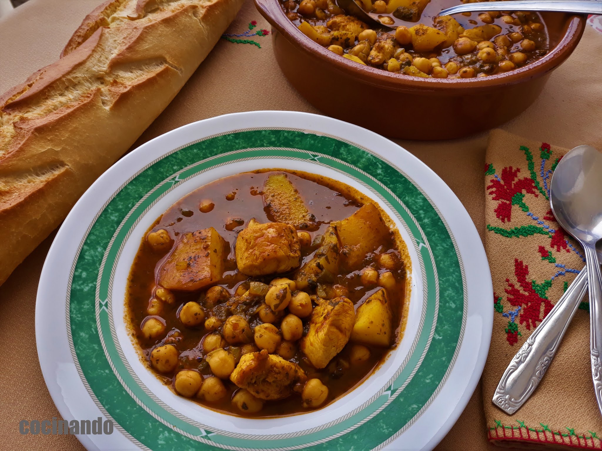 COCINANDO CON TOÑI Potaje de garbanzos con espinacas y pollo