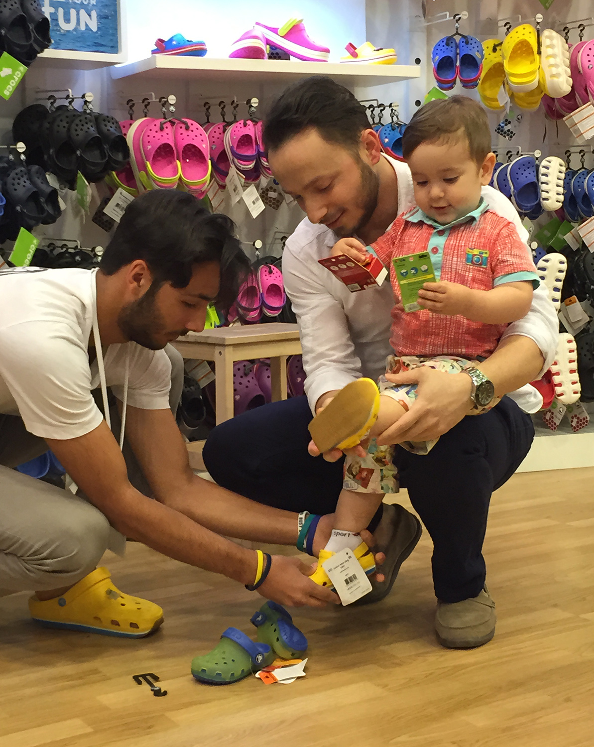 YAZ İÇİN AYAKKABI TERCİHİMİZ CROCS VE CROCS MÜJDESİ - ! ! NİMO STYLO