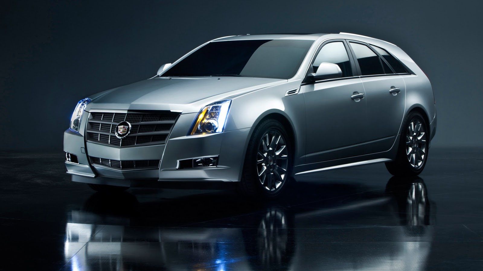 Car Wallpapers in Good Images: 2013 Cadillac CTS Sport Wagon 3.6 V8 318 hp