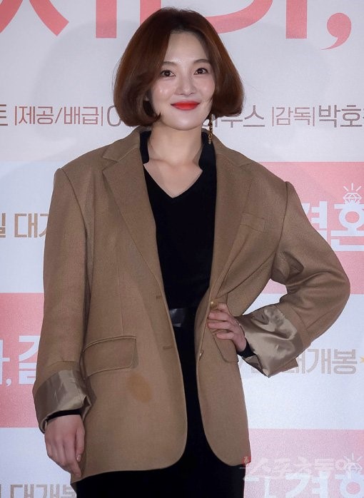 Actress Hwang Bora will join Kim Hyesoo and Ju Jihoon in a new drama SBS 'Hyena' completing VAGABOND.