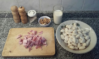 Gnocchi con salsa de bacon y nueces