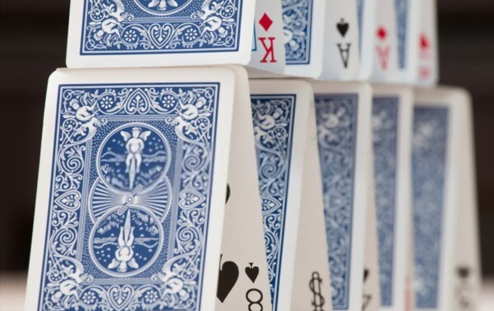 The Different Versions of Solitaire