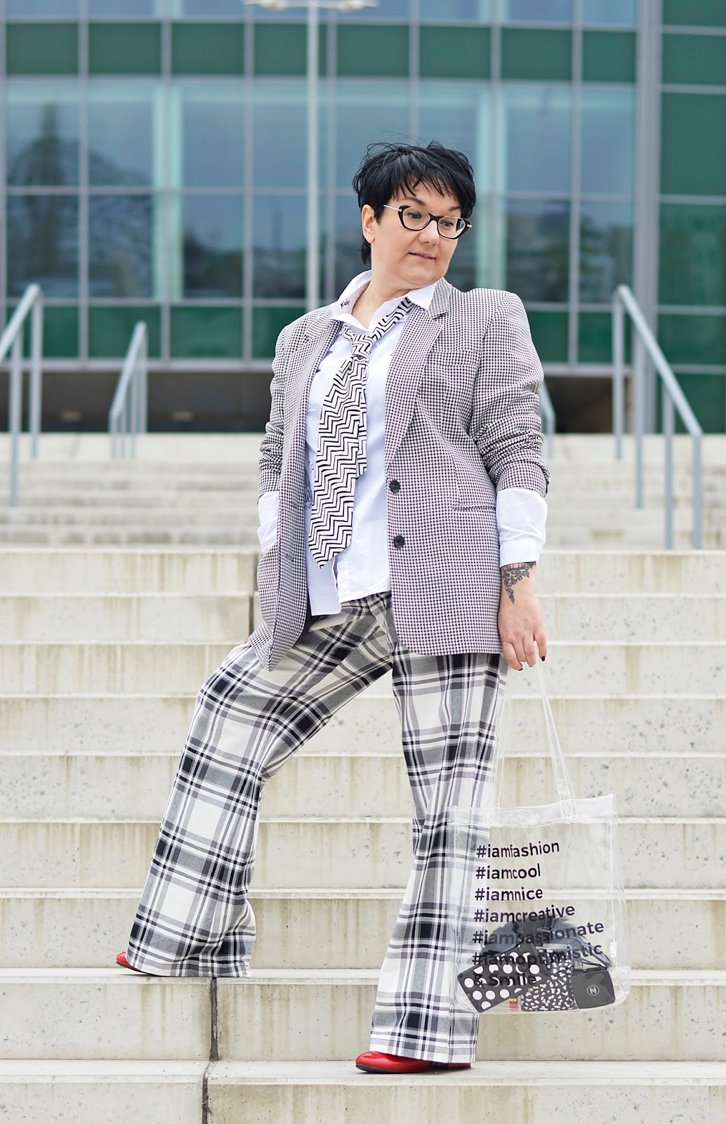 Spodnie w kratę, Checkerek pattern pants