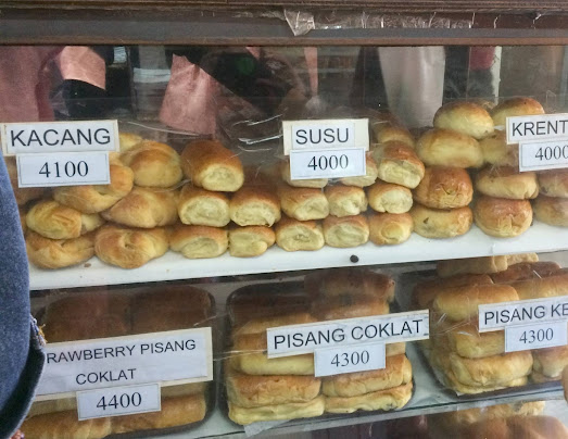 Yuk! Kenali Toko Roti Sidodadi Yang Legendaris Di Bandung - Jagad Media ...