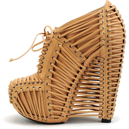 en Vogue.: Creative shoe designs!:*.