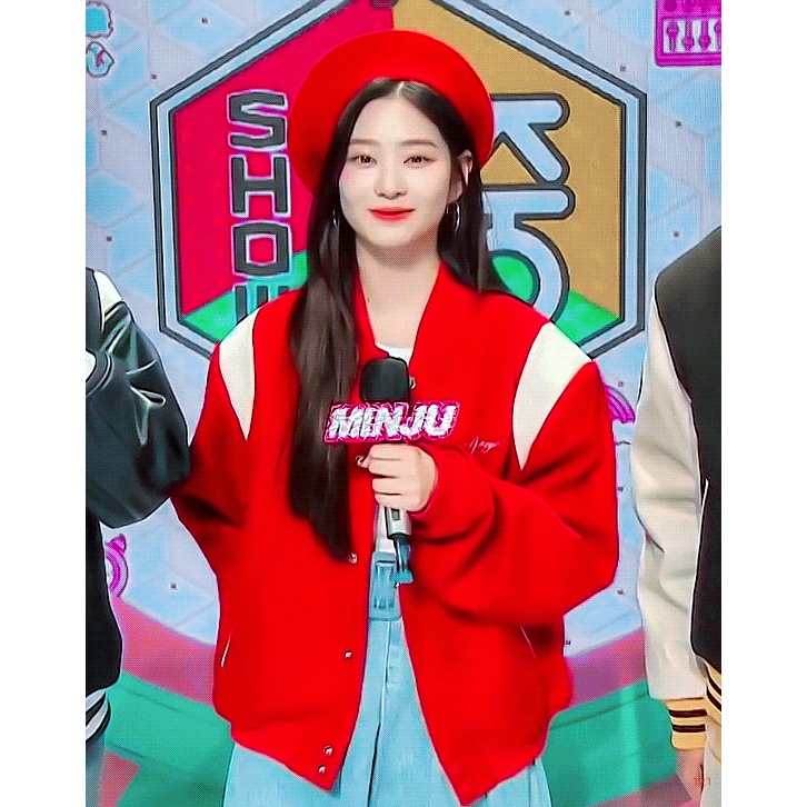 아이즈원> 빨간 베레모 잘 어울리는 김민주