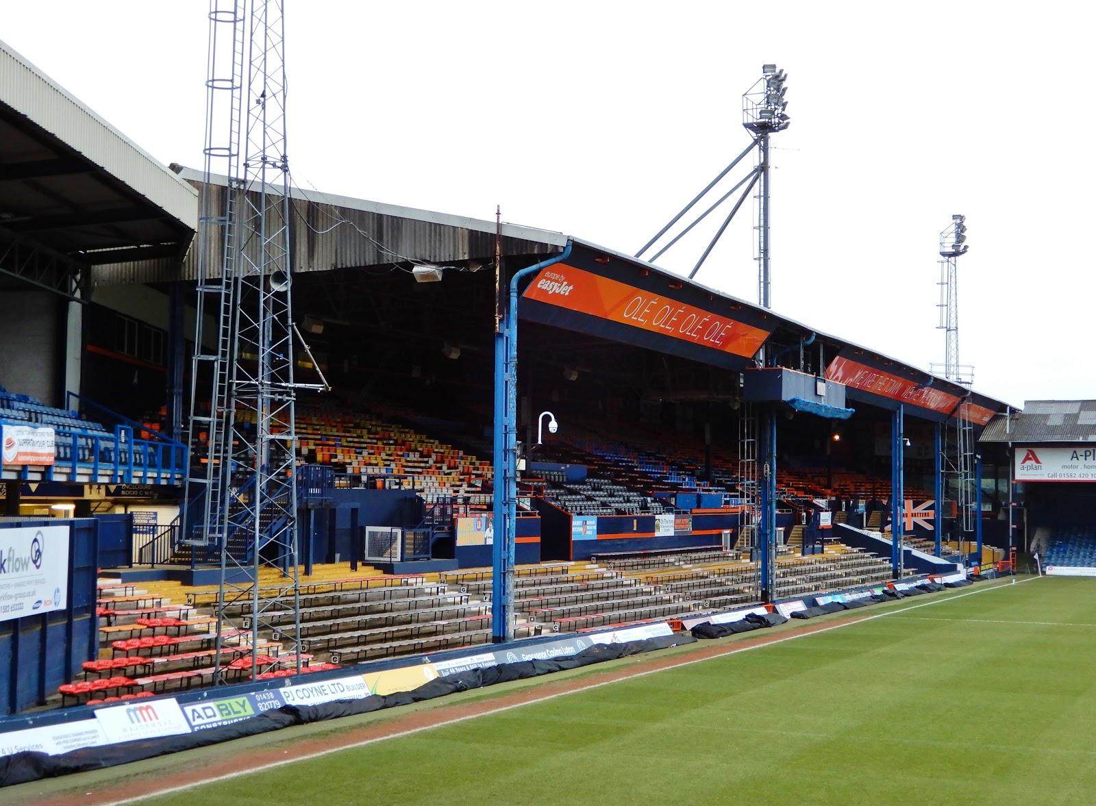 Extreme Football Tourism ENGLAND Luton Town FC