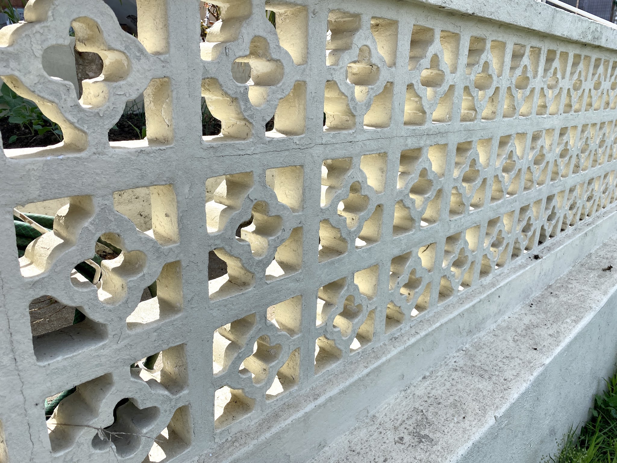 best paint to use on breeze blocks