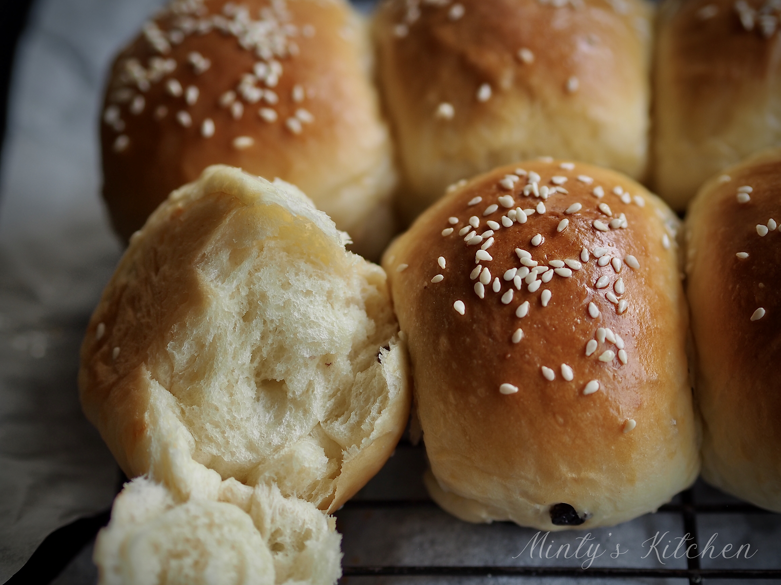 Minty's Kitchen Raisin Buns