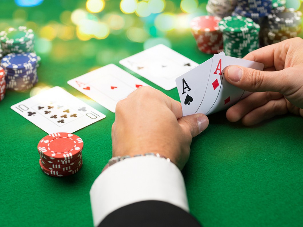 Trik untuk kemenangan konstan dalam permainan poker online