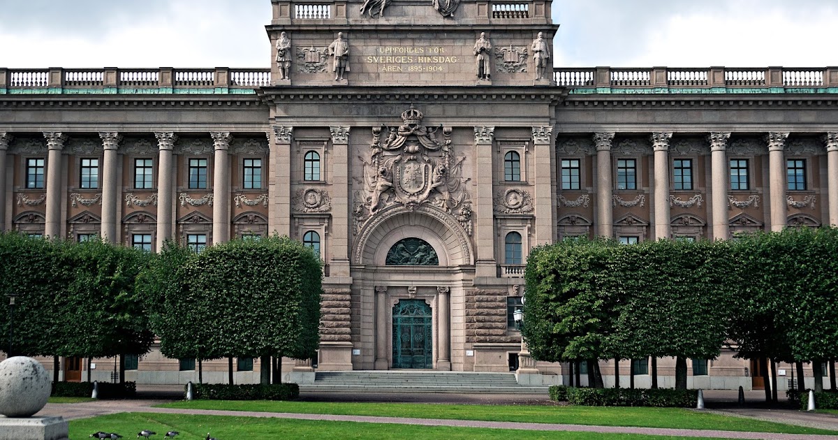 I BOKHYLLAN En återblick Från Hansson I till Löfven III