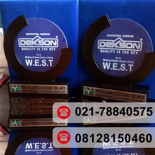 Jasa Plakat Cawang Siap Membantu Buat Plakat Akrilik Plakat Resin Timah Kayu Fiber Dan Medali Putriadv