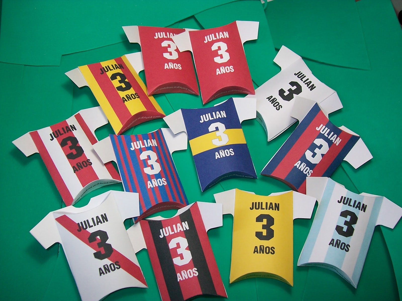 partygraf: Tarjetas Remeritas de Camisetas de Futbol