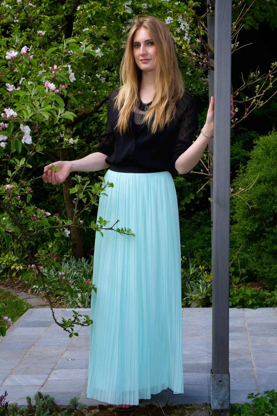 Polished Cats: Outfit: Mint Maxi Skirt