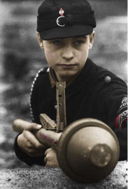 Panzerfaust, worldwartwo.filminspector.com