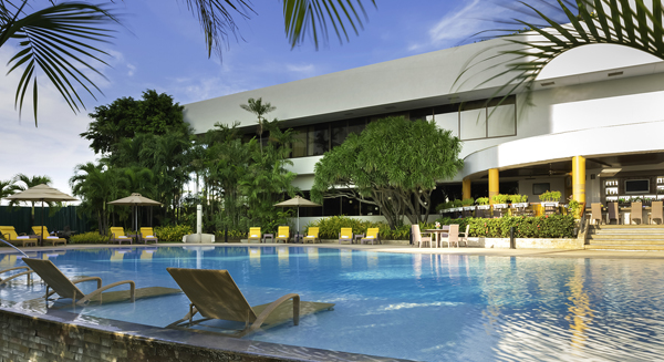 Marco Polo Plaza Cebu swimming pool