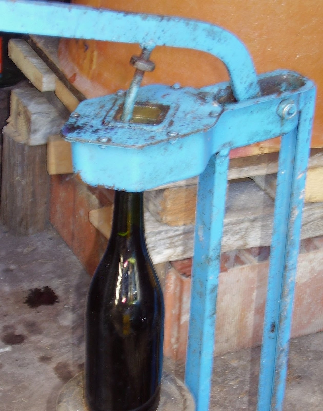 VeryCountryPeople Imbottigliamento del vino rosso (frizzante)