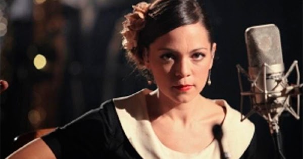 Corazon De Cancion Natalia Lafourcade Nunca Es Suficiente Ft Los Angeles Azules Letra En Espanol Fmaj7 gm c cuando yo sentí de cerca tu mirar gm c fmaj7 de color de cielo de color a mar. natalia lafourcade nunca