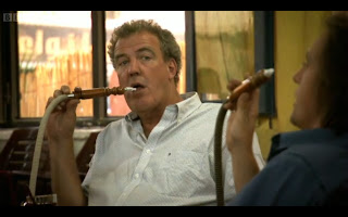 Richard Clarkson fumando cachimba