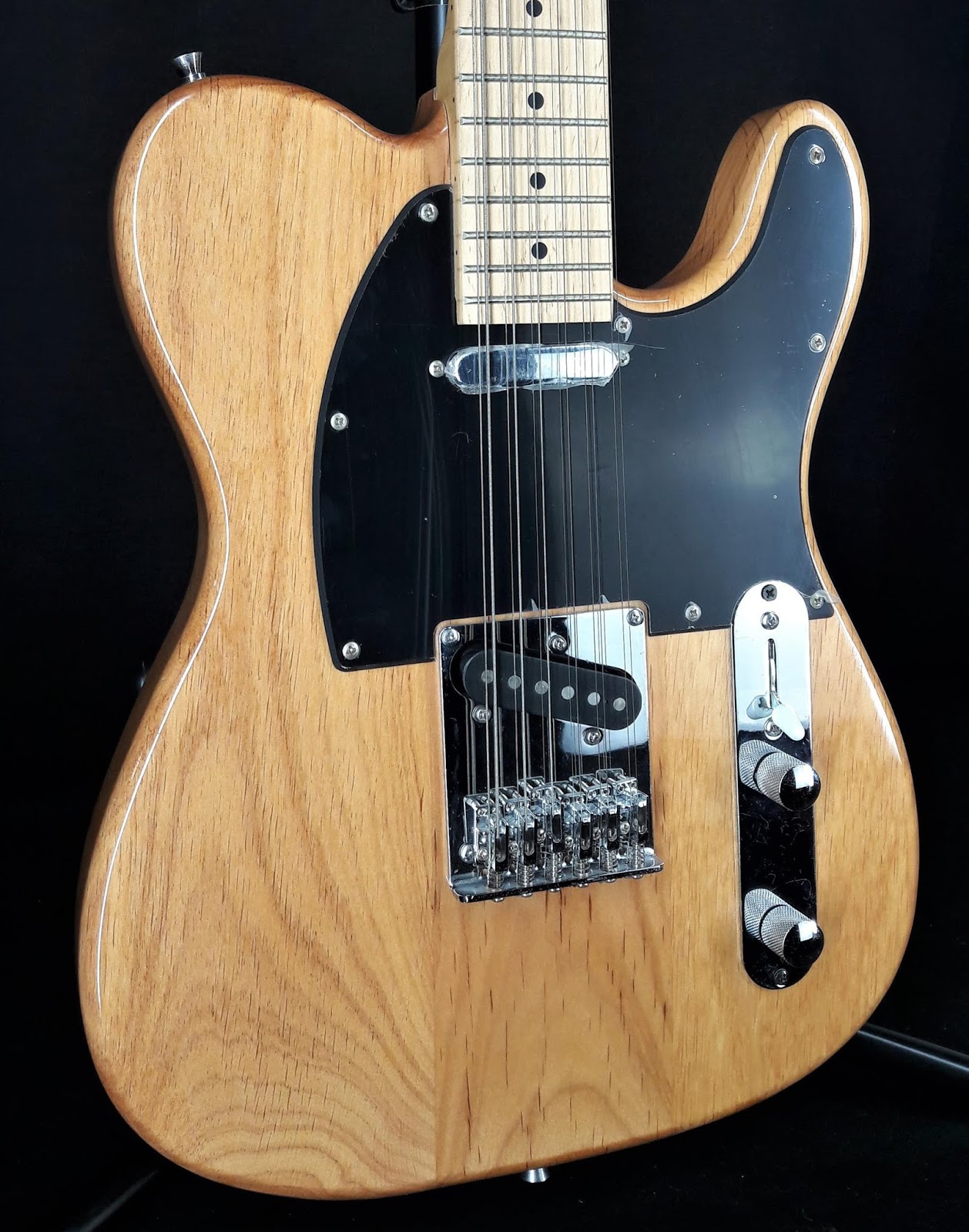 GUITAR SHOP BARCELONA Gibson L6 S Deluxe 1975