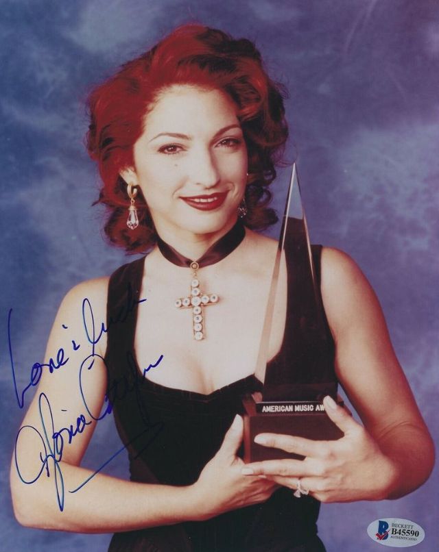 40 Beautiful Photos of Gloria Estefan in the 1980s Vintage Everyday