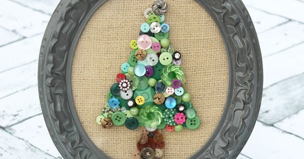 Jili Online 100 Pieces Mixed Christmas Tree Elk Snowman Santa Claus 2 Holes Wood Wooden Buttons Embellishments DIY Card Crafts 