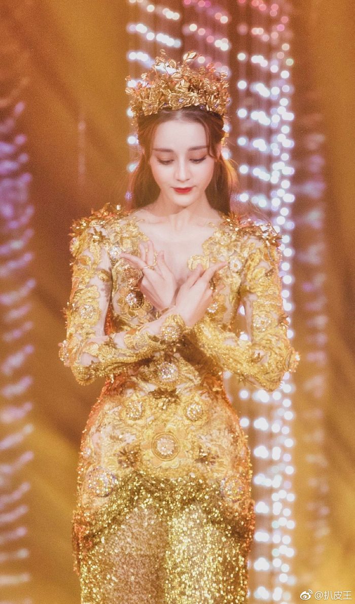 Mỹ nhân ‘cực phẩm’: Địch Lệ Nhiệt Ba hoá thân thành Nữ thần Kim Ưng, xuất sắc như tiên giáng trần Mỹ nhân ‘cực phẩm’: Địch Lệ Nhiệt Ba hoá thân thành Nữ thần Kim Ưng, xuất sắc như tiên giáng trần