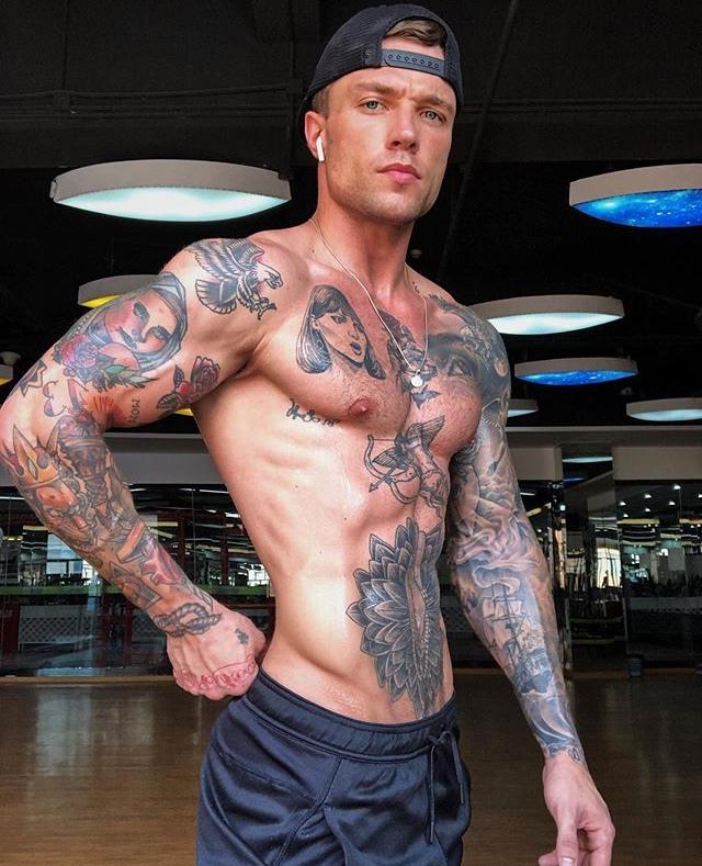 heavy-color-tattoo-full-body-gym-fit-bad-boy-baseball-cap-without-shirt