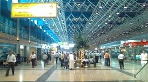 تعليق تأشيرات العمرة بسبب كورونا ومطار القاهرة يبدأ تنفيذ قرار السعودية بمنع سفر تأشيرات العمرة والسياحة وزير الأوقاف يرد.