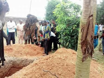 p Photos: Corp member and first class graduate who died at Kano NYSC camp, laid to rest in Osun State