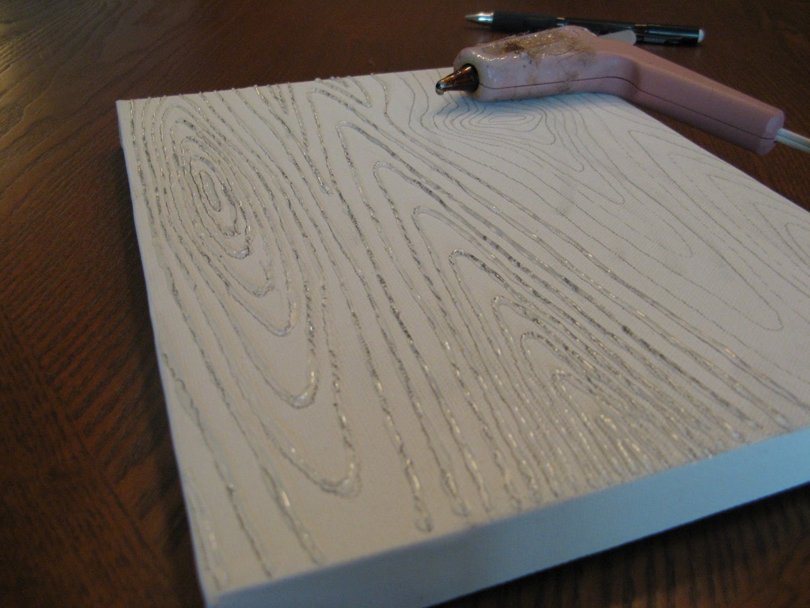 Susan Snyder HOT GLUE FAUX WOOD GRAIN